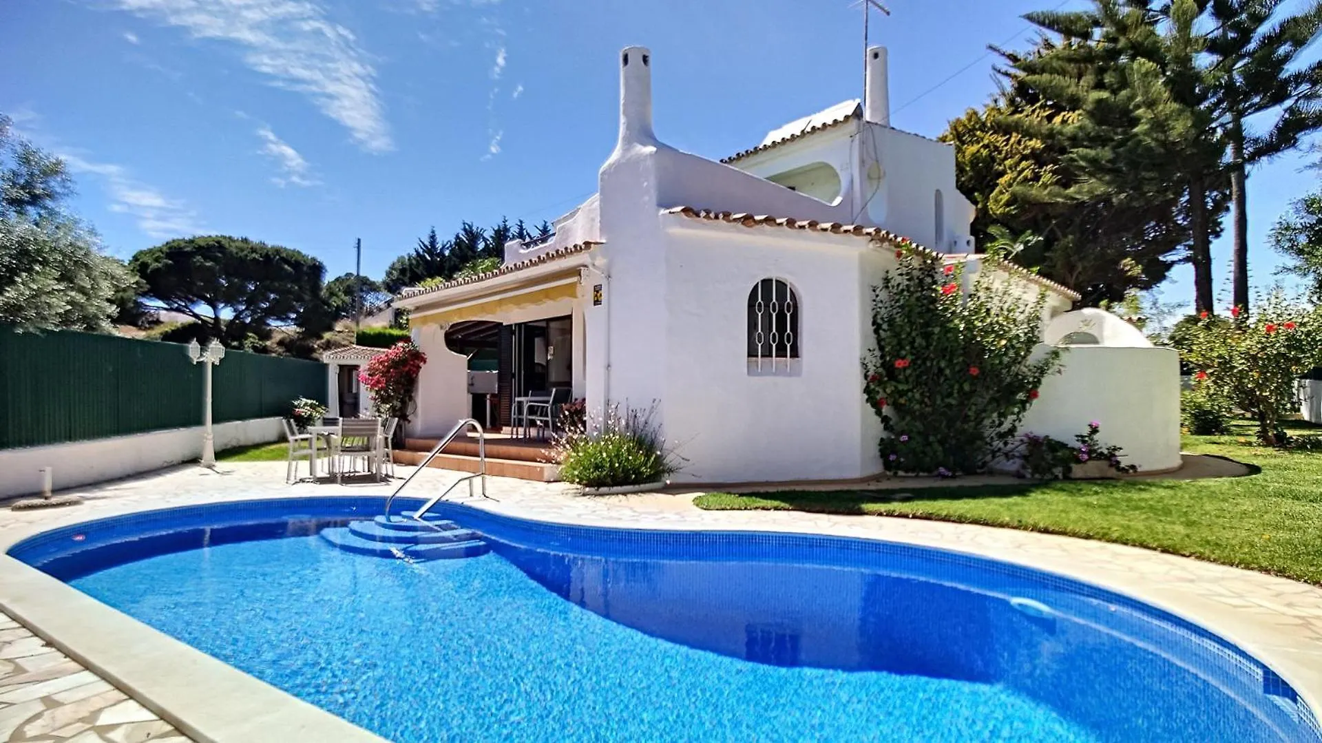 Villa Palmeira Gale Beach location
